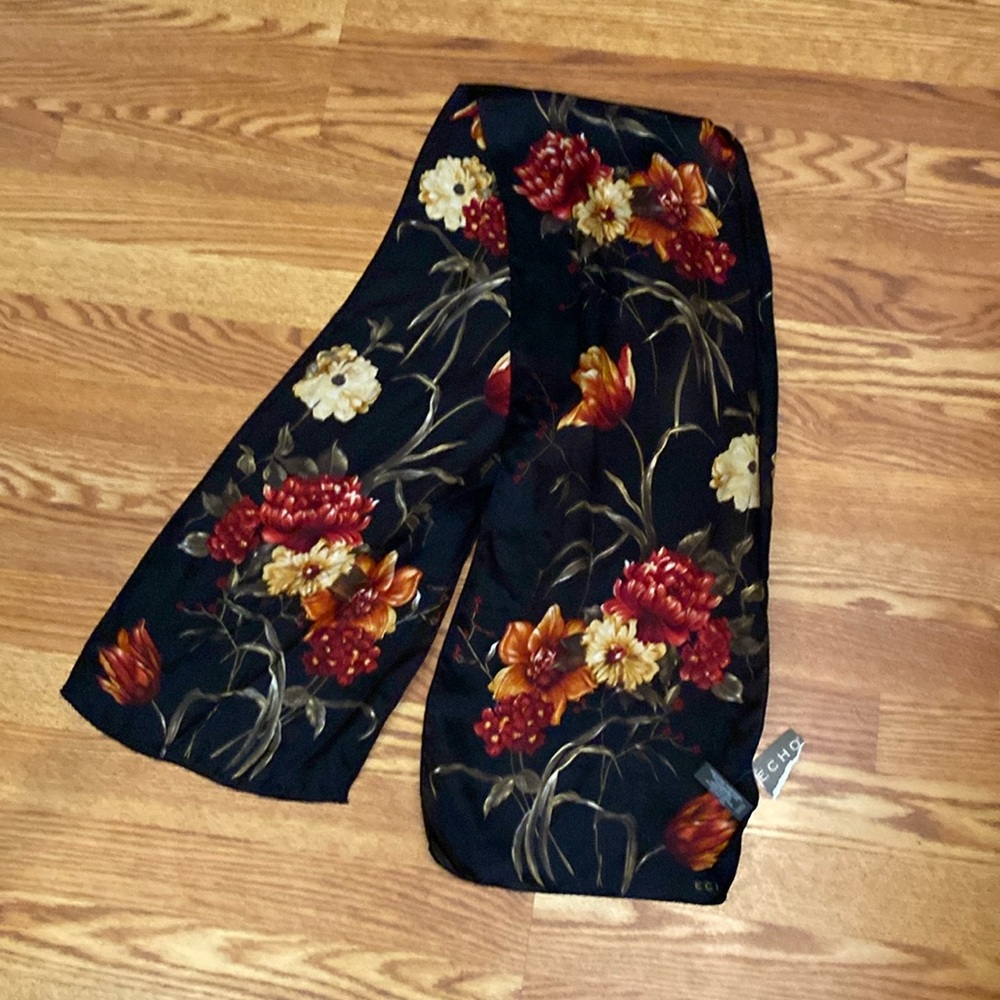 Echo Women’s Silk Scarf